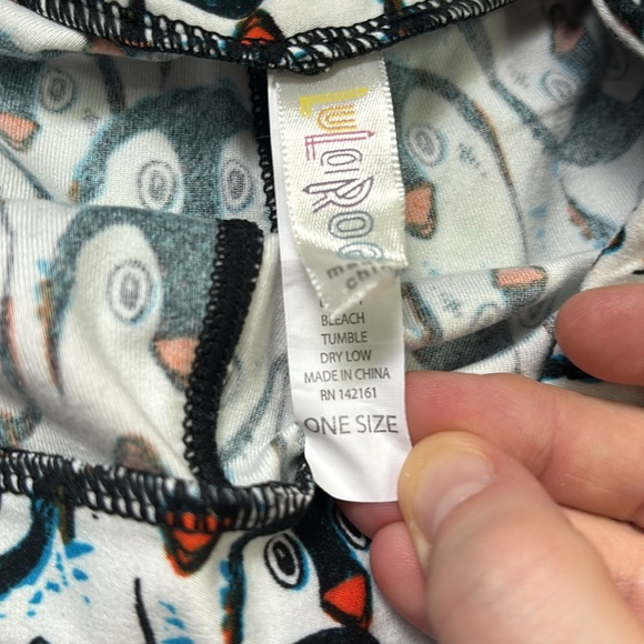 Lularoe Penguin Multi Print White & Beige - One Size - Picture 5 of 6